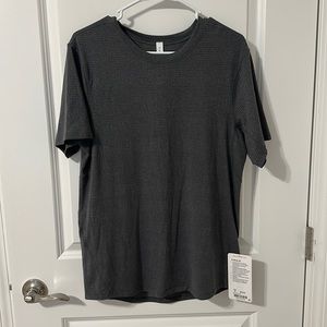 NWT Lululemon In Mind Short Sleeve (MNS M)